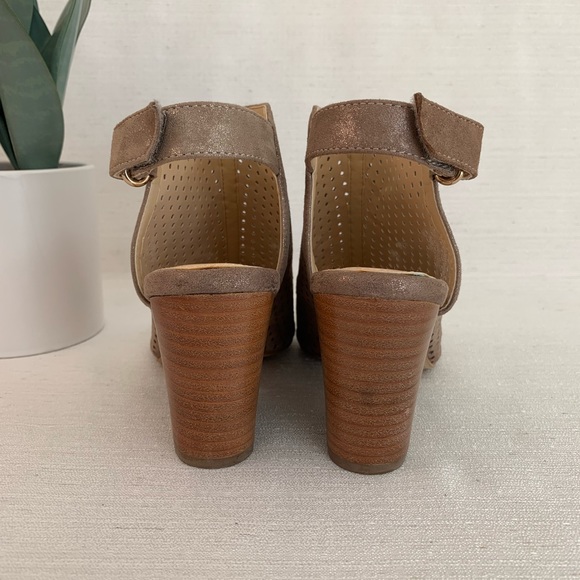 Isola Lora Anthracite Taupe Foil Suede Peep Toe Heeled Sandals Woman’s 5.5M - Picture 4 of 12